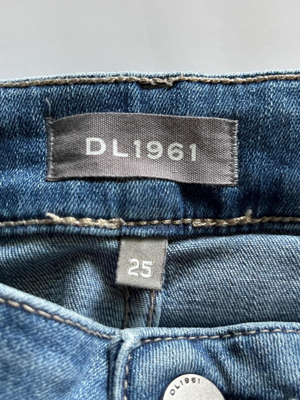 DL1961 Bridget Mid Rise Instasculpt Boot Size 25 - Picture 11 of 16